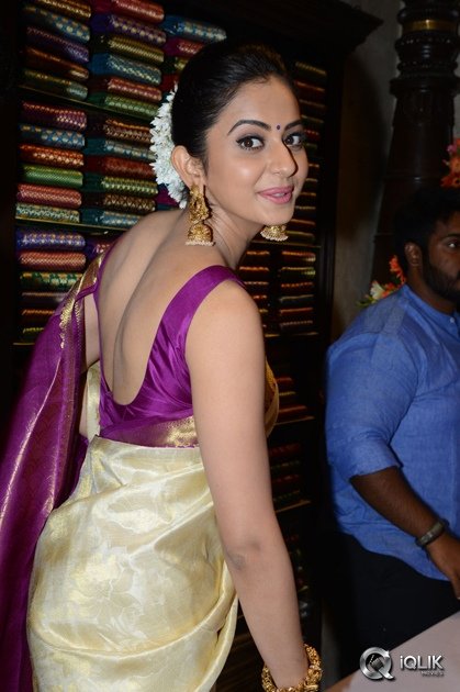 Rakul-Preet-Singh-at-South-India-Shopping-Mall-Launch